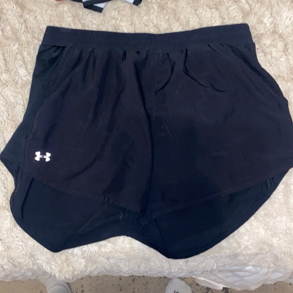 Women’s black under armor athletic shorts
